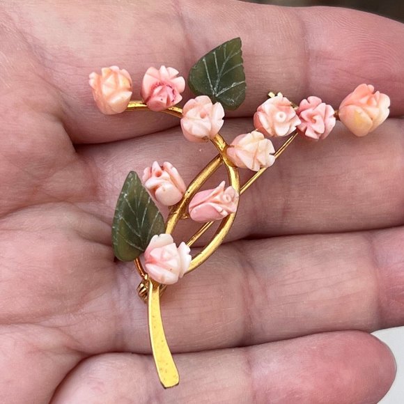 Vintage Swoboda Carved Coral Flowers & Jade Leaf Brooch, 2" Long, 10 Roses - Picture 7 of 13
